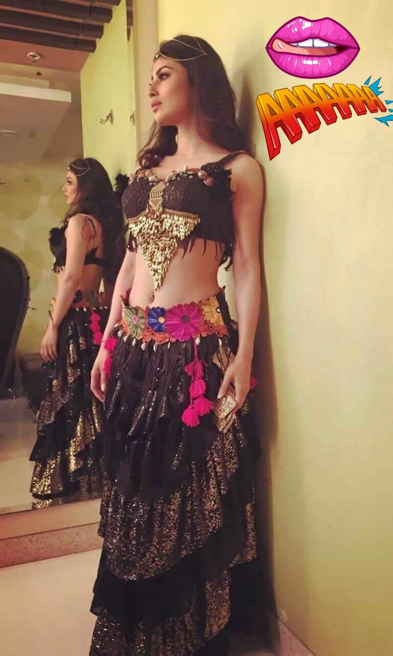 hot and unseen photos of Mouni Roy 1